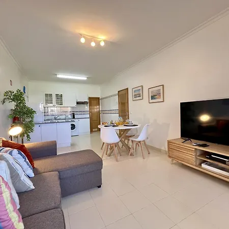 Apartment Brightness 3 With Pool By Homing Armacao de Pera