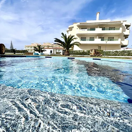 Apartment Brightness 3 With Pool By Homing Armacao de Pera
